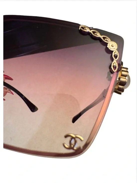 SUNGLASSES: Luxury Pink Ombré & Golden Gradient Oversized w/Monogram, NWOT - Picture 3 of 17